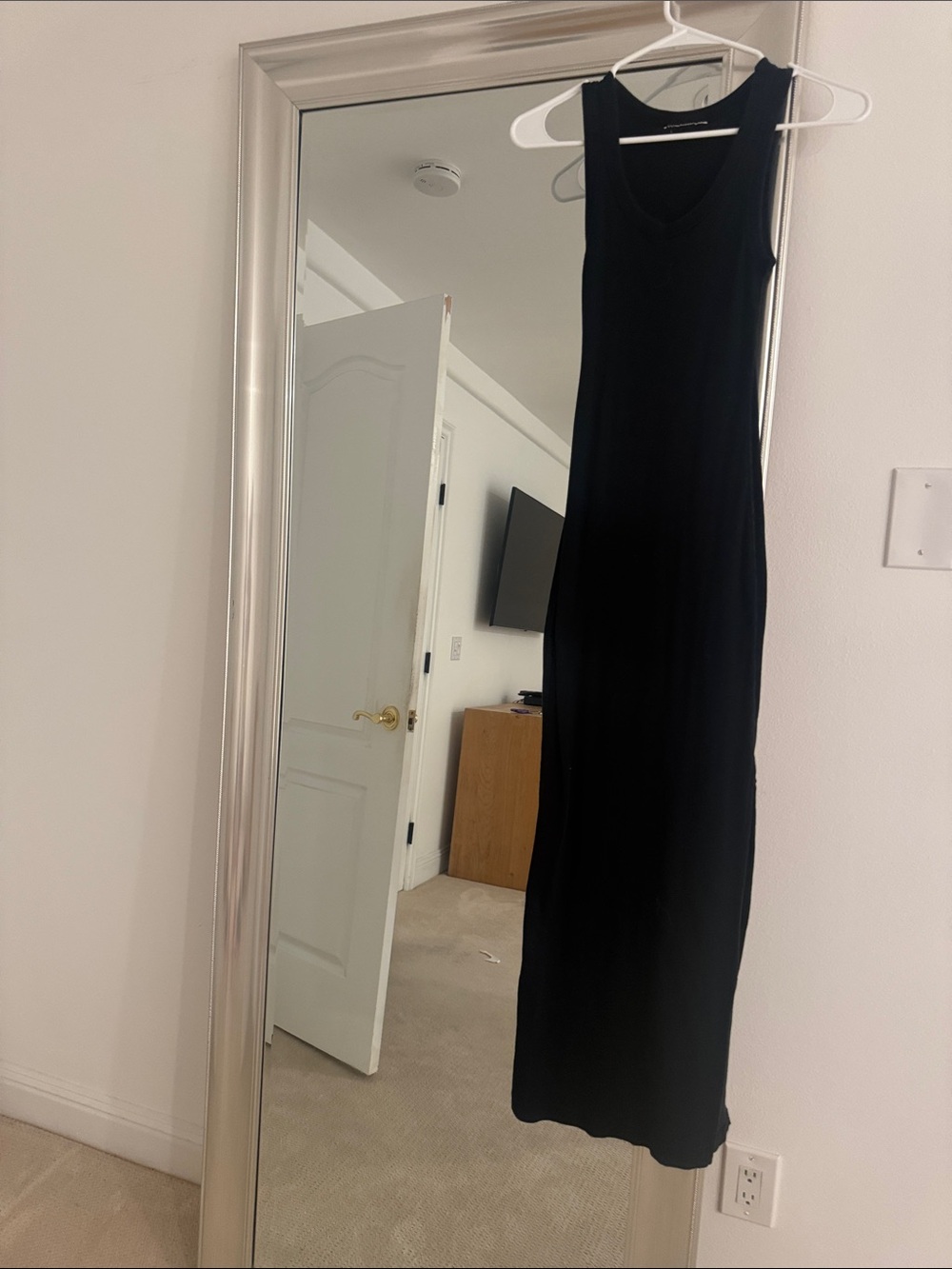 Sleek Black Sleeveless Maxi Dress